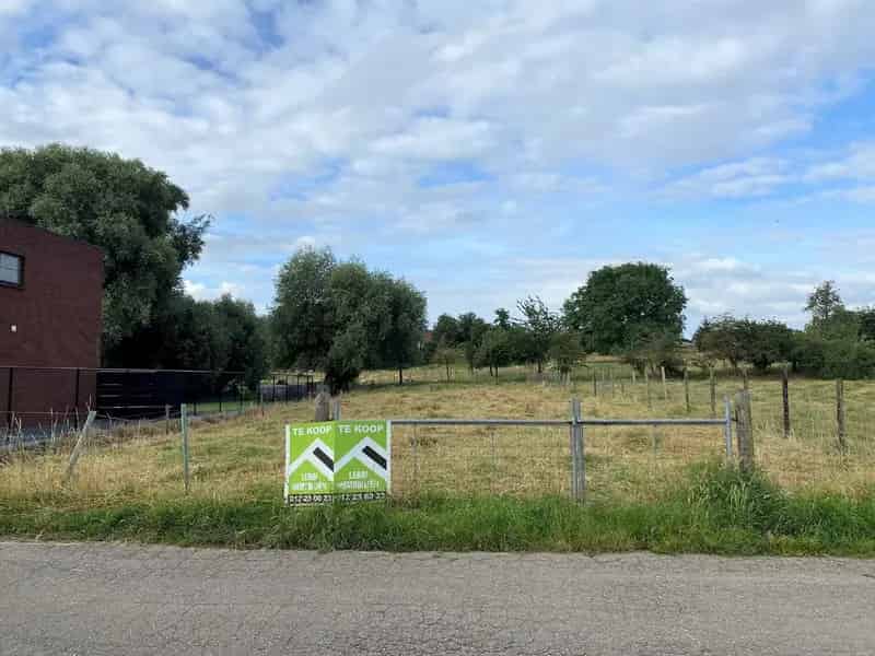Mooi perceel bouwgrond voor open bebouwing - rustige ligging te Tongeren-Lauw