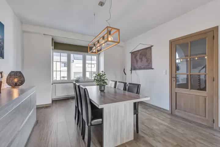 Ruime, energiezuinige woning op een perceel van 12 are 45 ca