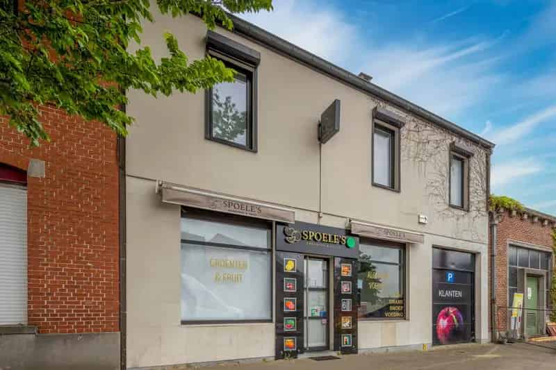 Woning met 3 slaapkamers, tuin en polyvalente ruimte te koop