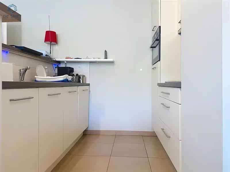 Appartement te Huur Halle: Instapklaar 1 Slaapkamer met Garage