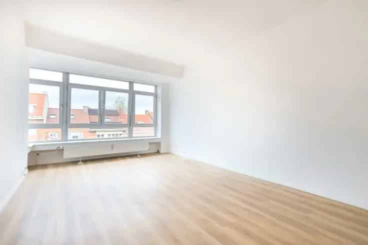 Appartement te Koop LAKEN Heyzel 74m² gerenoveerd