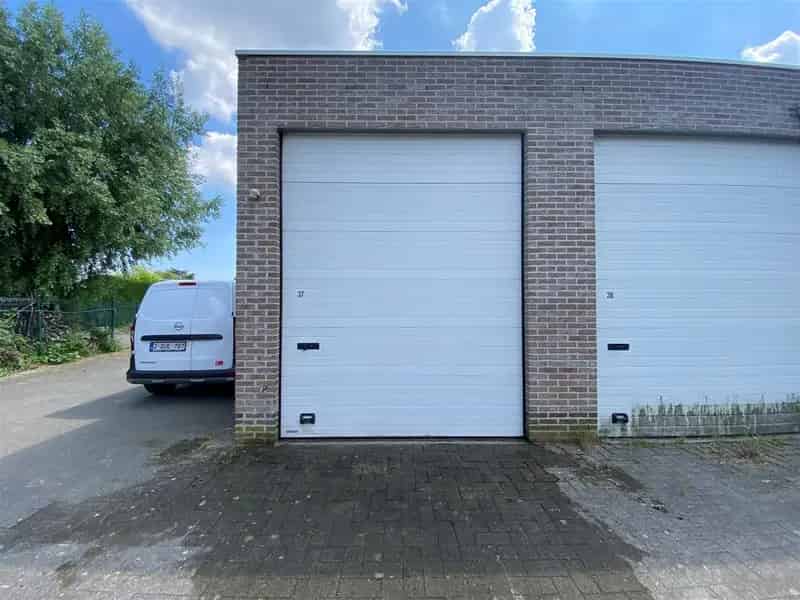 Afgesloten garagebox 30 m² - bovengronds