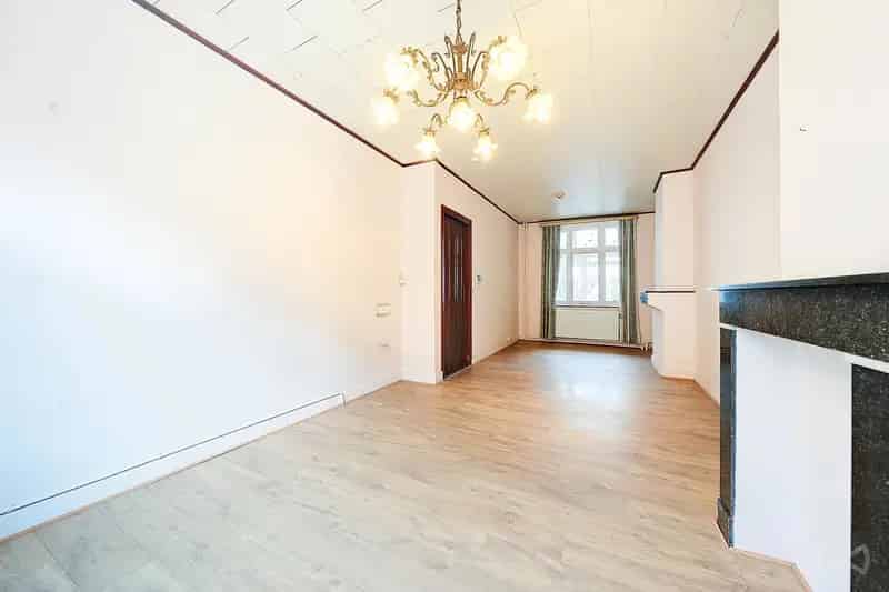 Huis met zes slaapkamers in Anderlecht