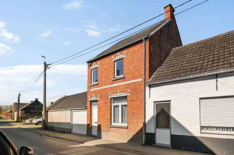 IN OPTIE!!! Instapklare woning met 4 slaapkamers, terras, tuin en garage