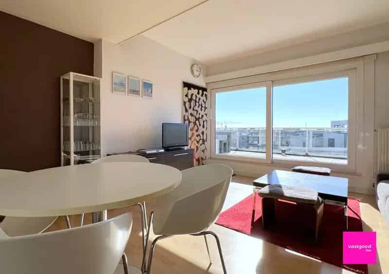 Mooie penthouse studio met zonneterras en slaaphoek