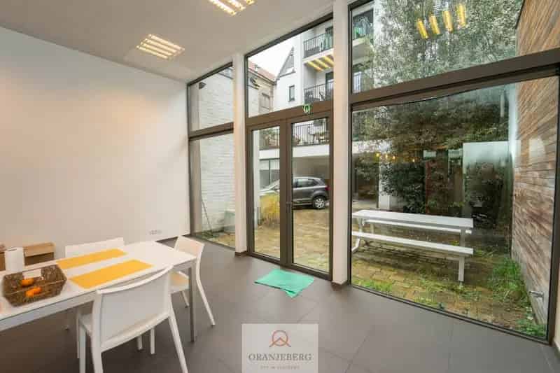 Handelspand 178 m²  te huur in Burgstraat