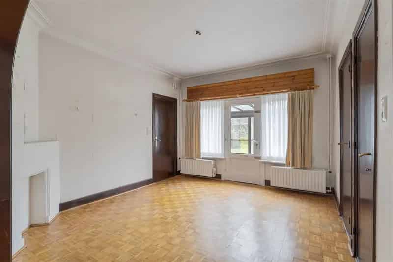 Charmante te renoveren woning op 9a75ca