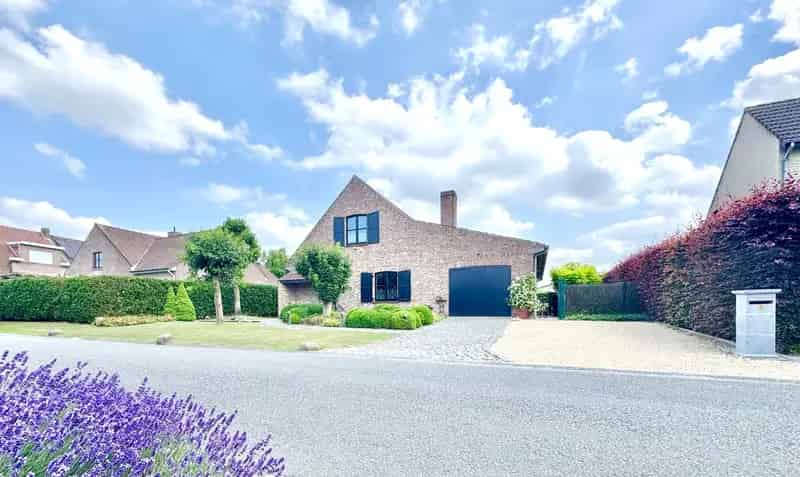 VRIJSTAANDE VILLA 'FERMETTE' OP 700 M²