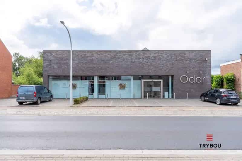 Te koop handelszaak + woning