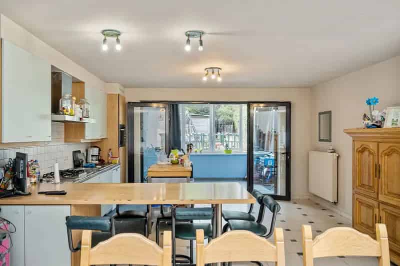Instapklare woning met 4 slpk en tuin