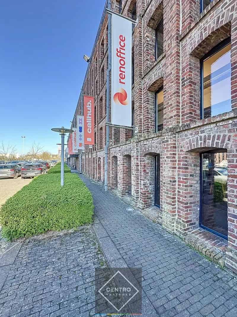 Instapklare, recent GERENOVEERDE, KANTOORRUIMTE op het gelijkvloers (725m²) in het handelscentrum "Pottelberg" te Kortrijk !