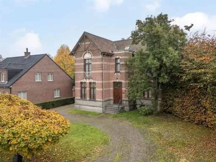 Huis Te Koop Zwijndrecht 6 slaapkamers 3 badkamers