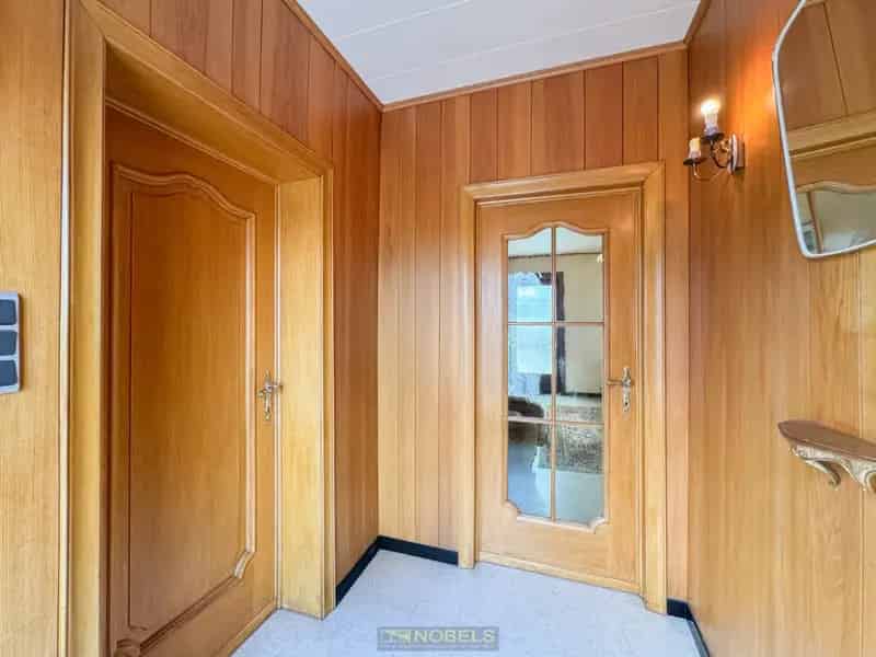 Huis te koop Ellezelles: Ruime gezinswoning met loods en extra grond