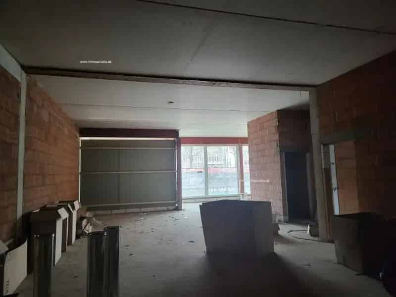 Nieuwbouw handelspand te koop in Maasmechelen