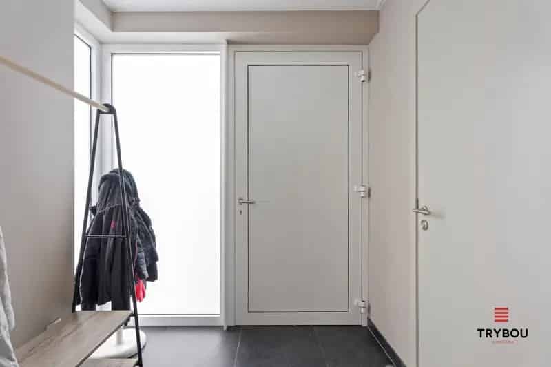 Uitstekend gelegen, halfopen bebouwing met 4 slaapkamers te Ruislede