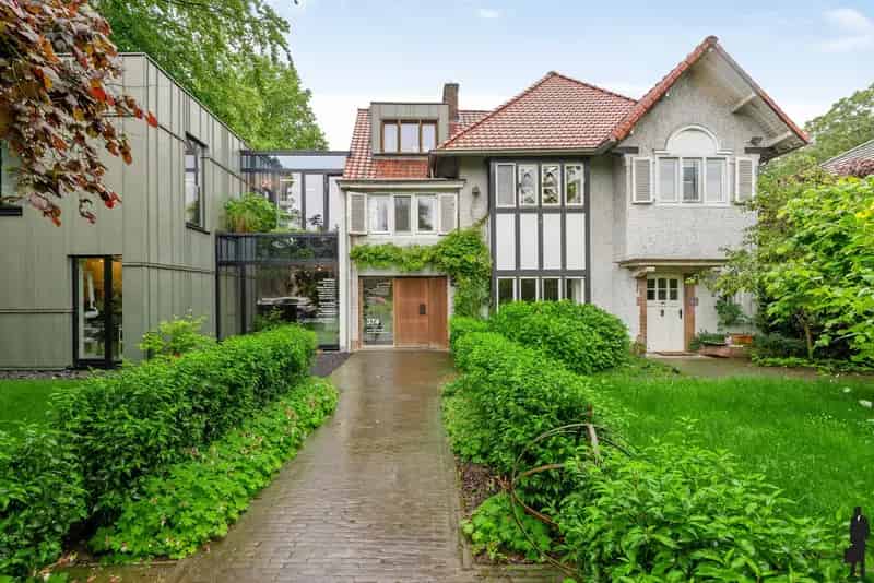 Ruime gezinswoning 6 slaapkamers 2 badkamers te huur