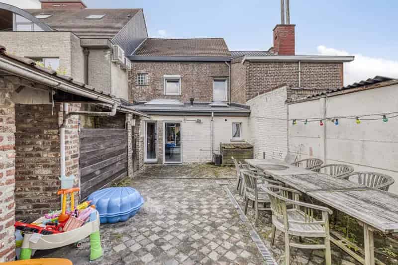 Huis met vier slaapkamers in Aalst