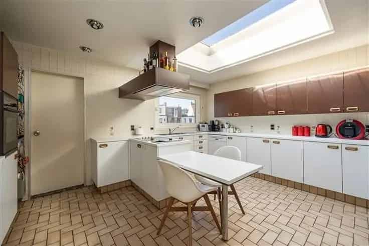 Huis Te Koop Deurne Zuid: Bel-étage met Tuin en Garage