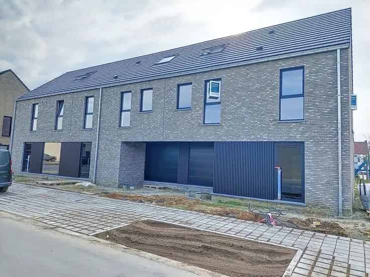 Huis Te Koop Beveren Leie: 4 Slaapkamers, Garage, Moderne Afwerking