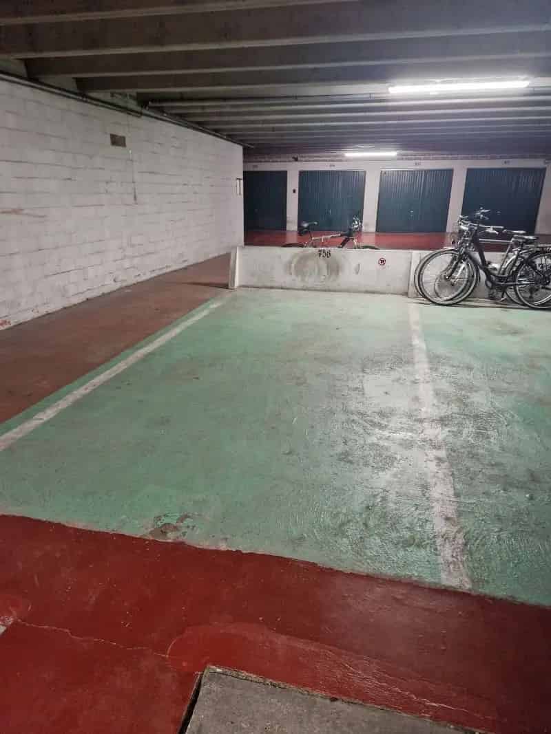 Ondergrondse parkeerplaats onder de residentie Twenty One