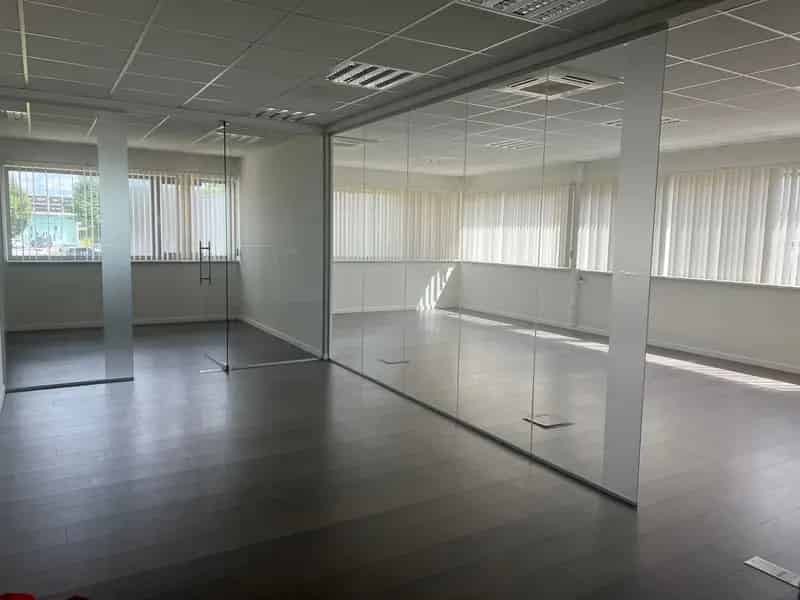 MULTIFUNCTIONELE KANTOORRUIMTE TE HUUR IN INDUSTRIE MERCHTEM