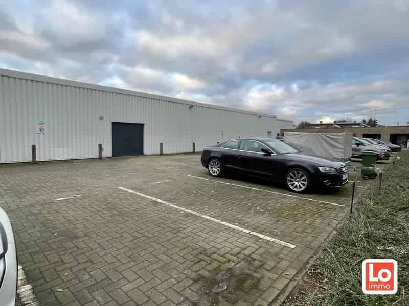 Autostaanplaats te huur in centrum Lochristi