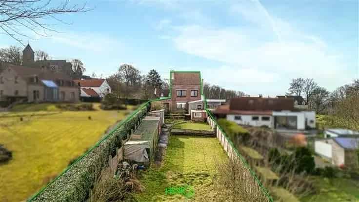 Huis Te Koop Mont-Saint-Aubert: 3 slaapkamers, Tuin, Garage