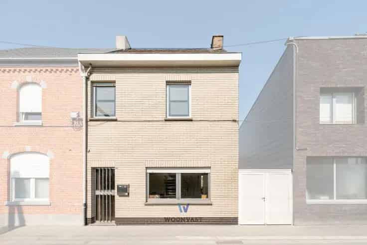 Huis Te Koop Lebbeke: Ruime Woning met Tuin en 5 Slaapkamers