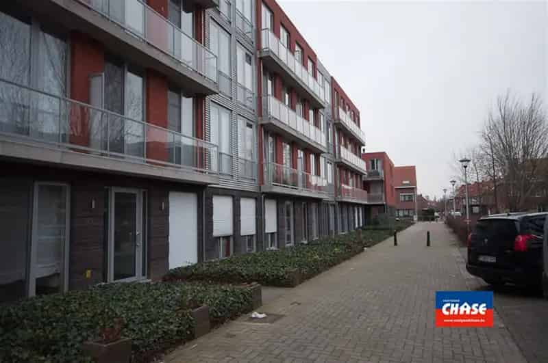 Autostaanplaats te koop!