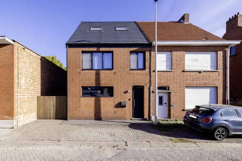 Volledig gerenoveerde woning op een perceel van ca 636 m²