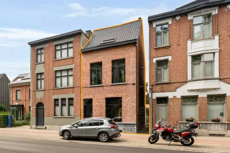 Charmante instapklare HOB met 4 slpk. en tuin