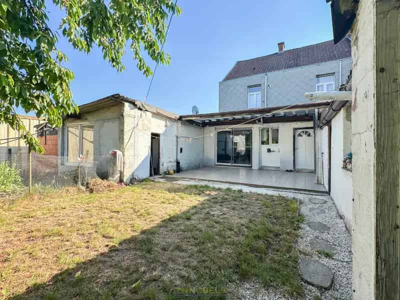 Ruime Eigendom te Eine met 4 slaapkamers en Garage