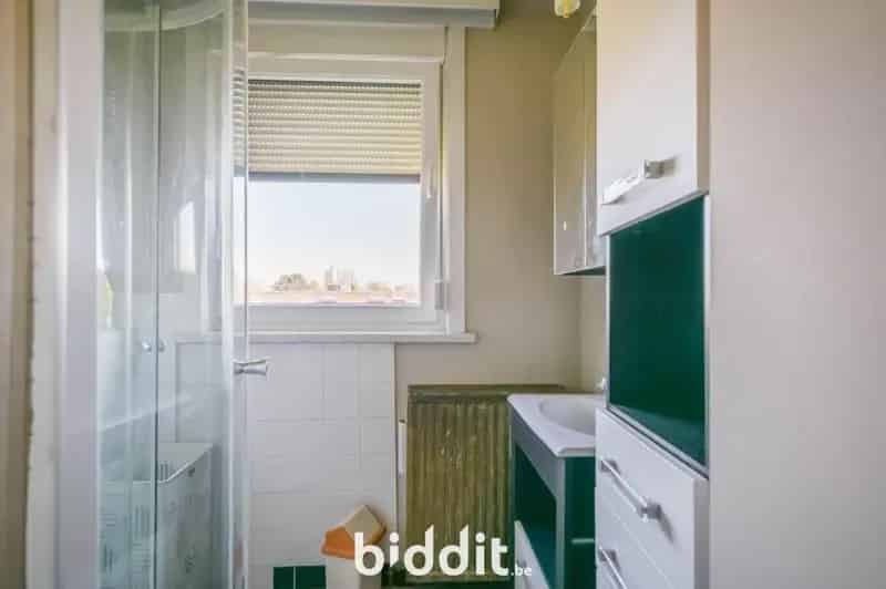 WONING MET 4 SLAAPKAMERS & GARAGE