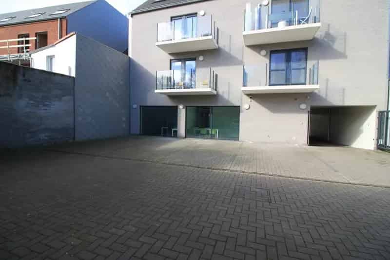 Parkeerplaats Te Huur , 10, Ieperstraat, Staden, West-Vlaanderen