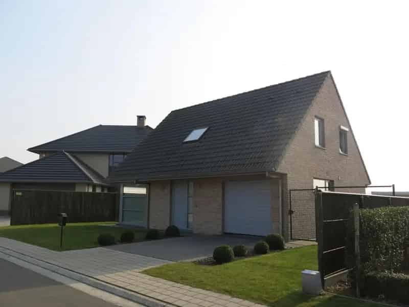 Uiterst verzorgde woning met zongerichte tuin en 3 slaapkamers