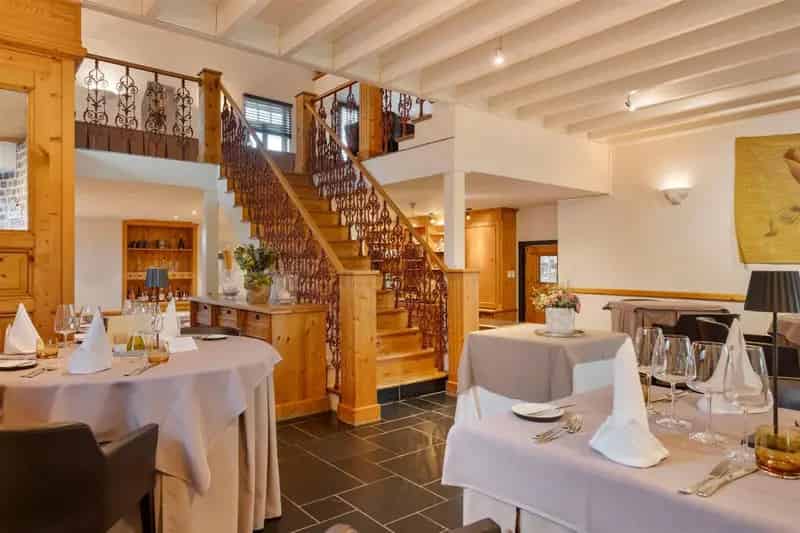 Horeca-zaak met woonst op toplocatie te koop te Gooik