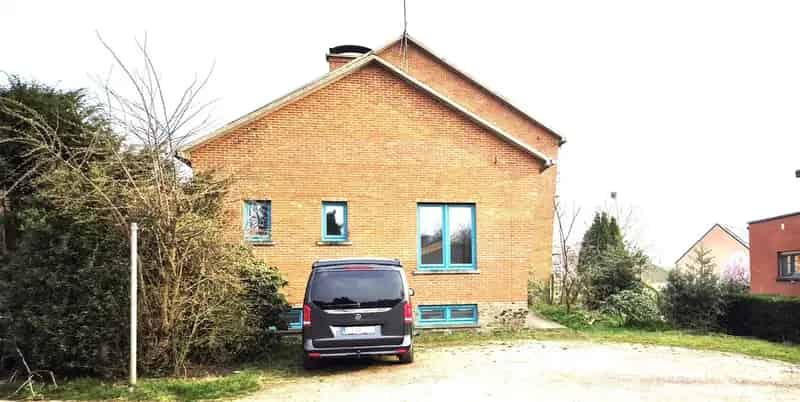 "Unieke Kansen: Ruime Woning met Tuin & Apart Appartement!"
