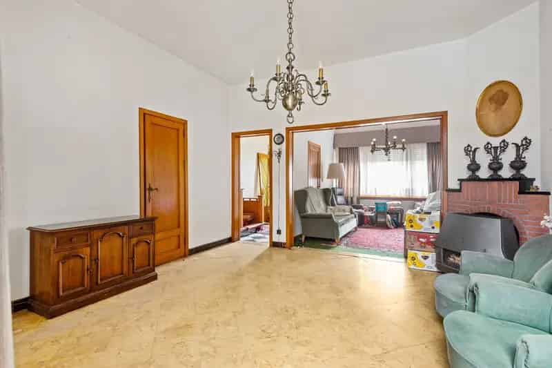 Te renoveren woning met 3 slaapkamers, tuin en garage!