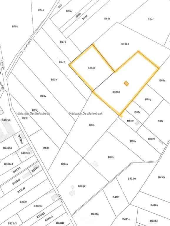 Bosgrond met bergplaats