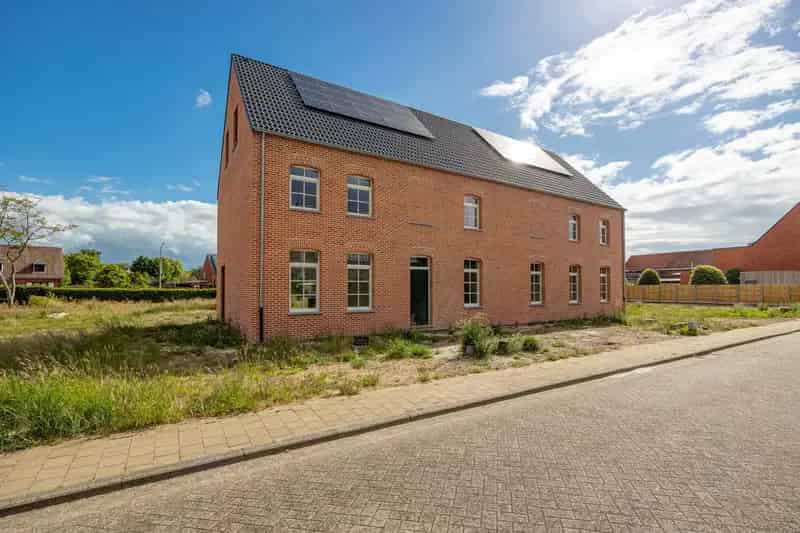 Huis te huur Wortel 4 slaapkamers 245m²