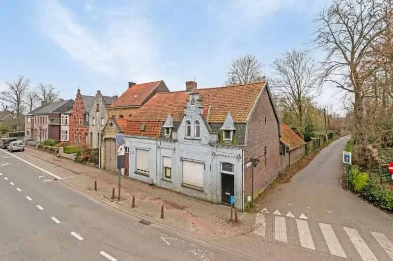 2 grondig te renoveren/te slopen woningen te koop in centrum Vichte vlakbij kasteel Beukenhof!