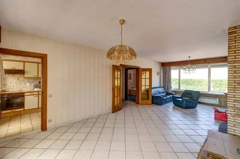 Te renoveren woning met 3 slaapkamers te Lier