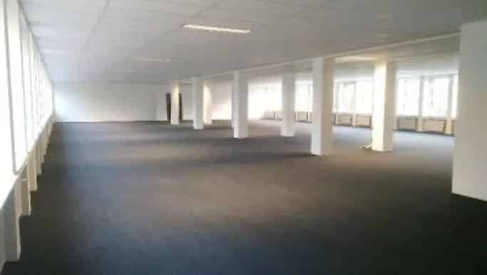 Kantoorgebouw te huur in Rue Dejoncker 46, Sint-Gillis - Dewaele