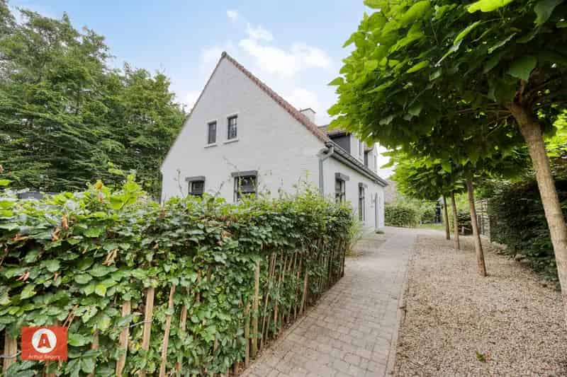 Landelijke open bebouwing in rustige, doodlopende straat