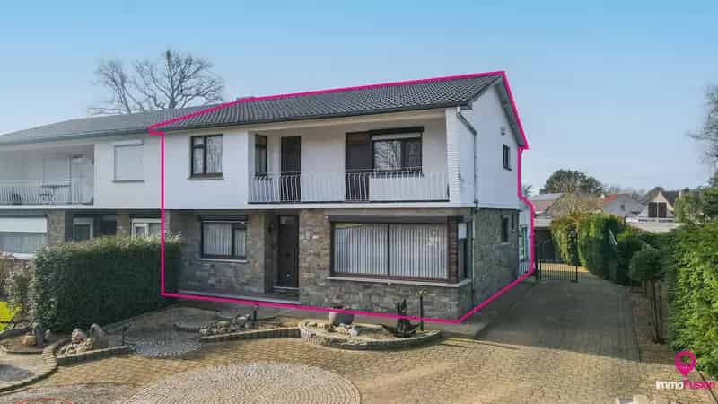 Huis te huur Boekt 4 slaapkamers grote tuin