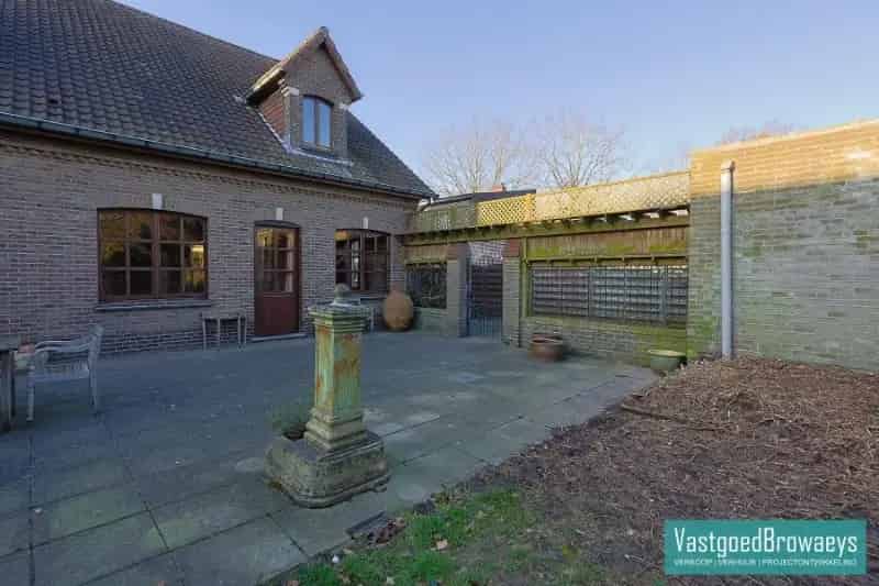 Te renoveren fermette omgeven in een oase van groen