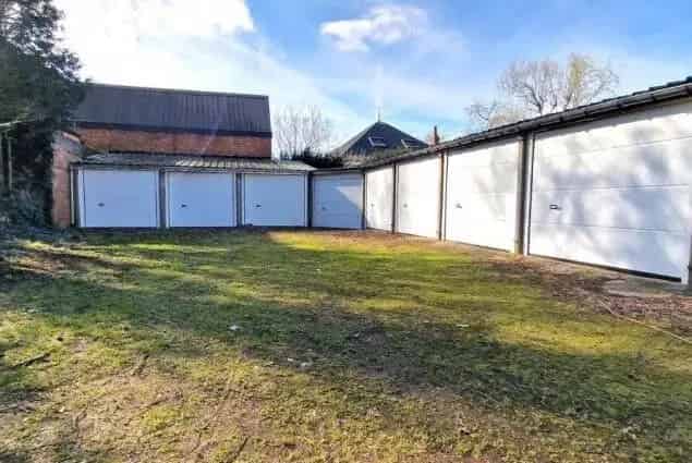 Afgesloten garageboxen te koop – Albrecht Rodenbachstraat, Sint-Amandsberg