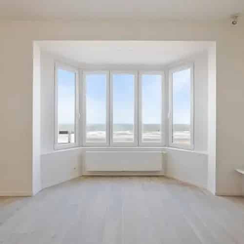 Prachtig totaal gerenoveerd appartement met frontaal zeezicht in De Panne