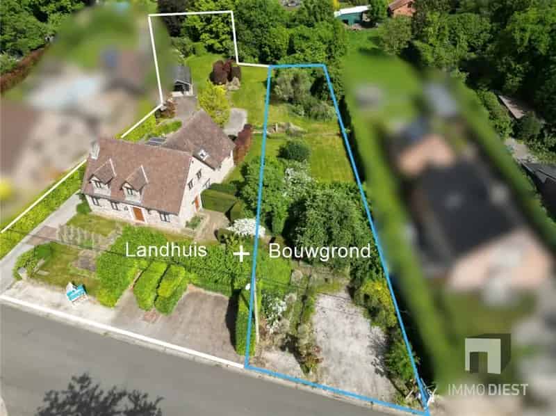 Landhuis + bouwgrond samen 31,49are