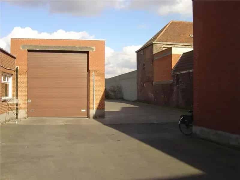 Opslagplaats van 200 m² vlakbij E17.